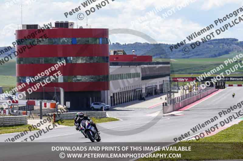 cadwell no limits trackday;cadwell park;cadwell park photographs;cadwell trackday photographs;enduro digital images;event digital images;eventdigitalimages;navarra;no limits trackdays;peter wileman photography;racing digital images;trackday digital images;trackday photos